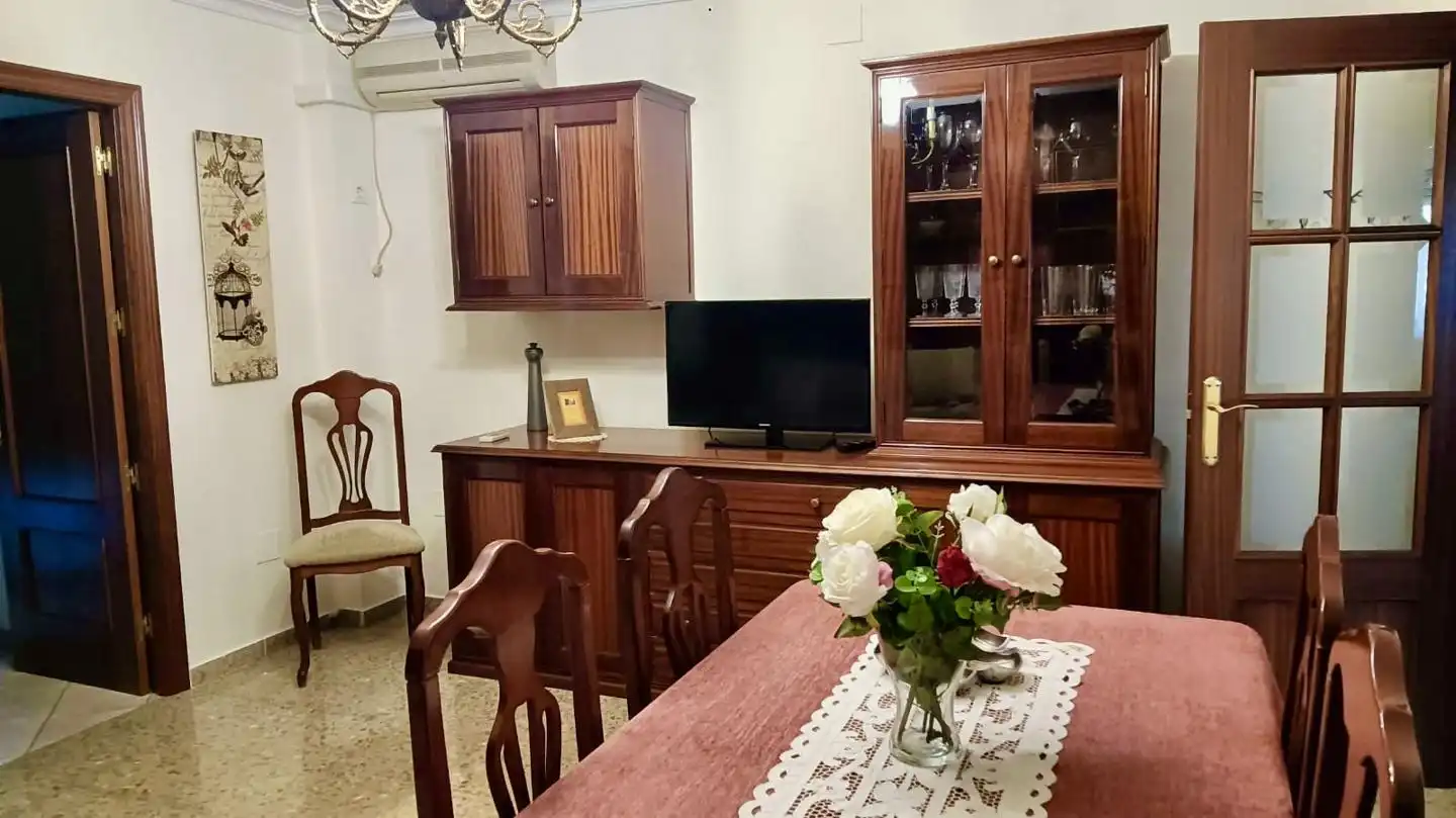 Menjador de Casa o xalet de lloguer en Coria del Río amb Aire condicionat