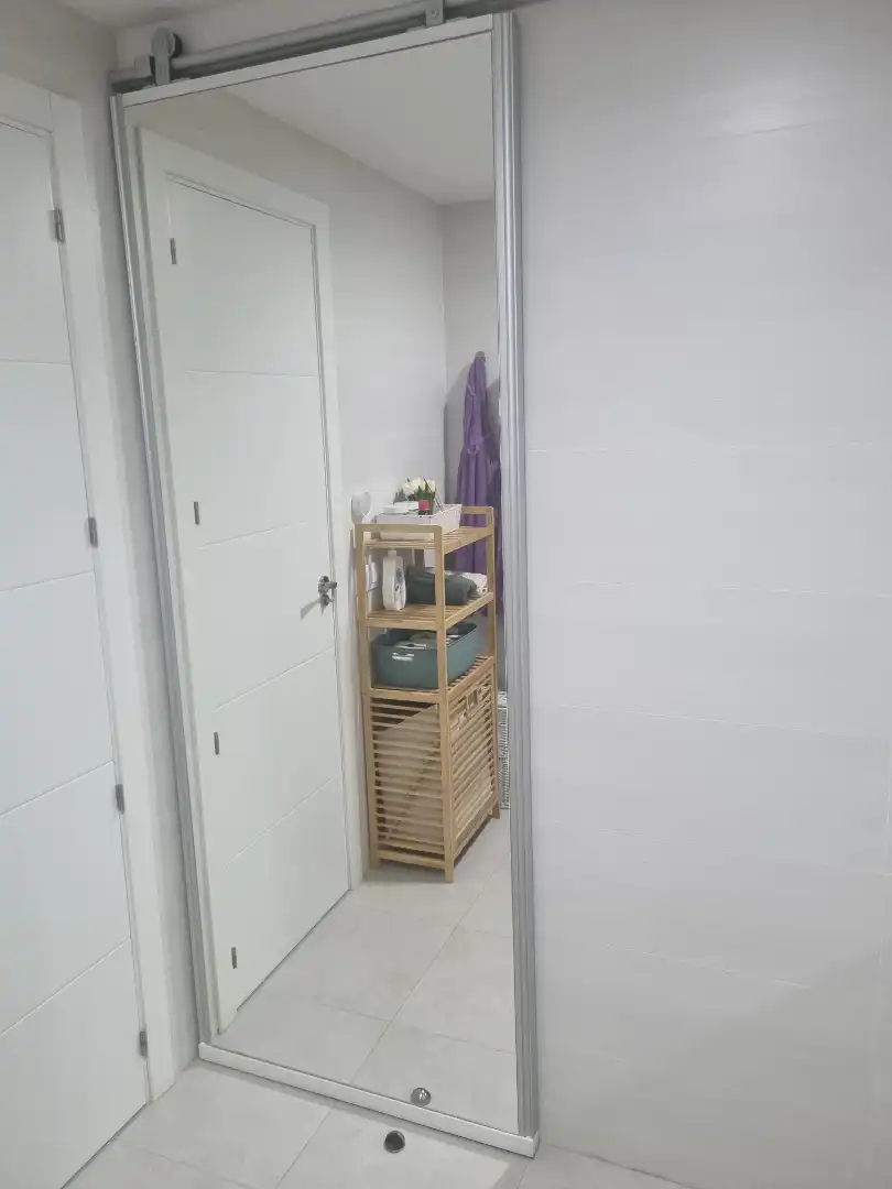 Baño de Casa adosada de alquiler en San Fernando con Aire acondicionado, Calefacción y Jardín privado