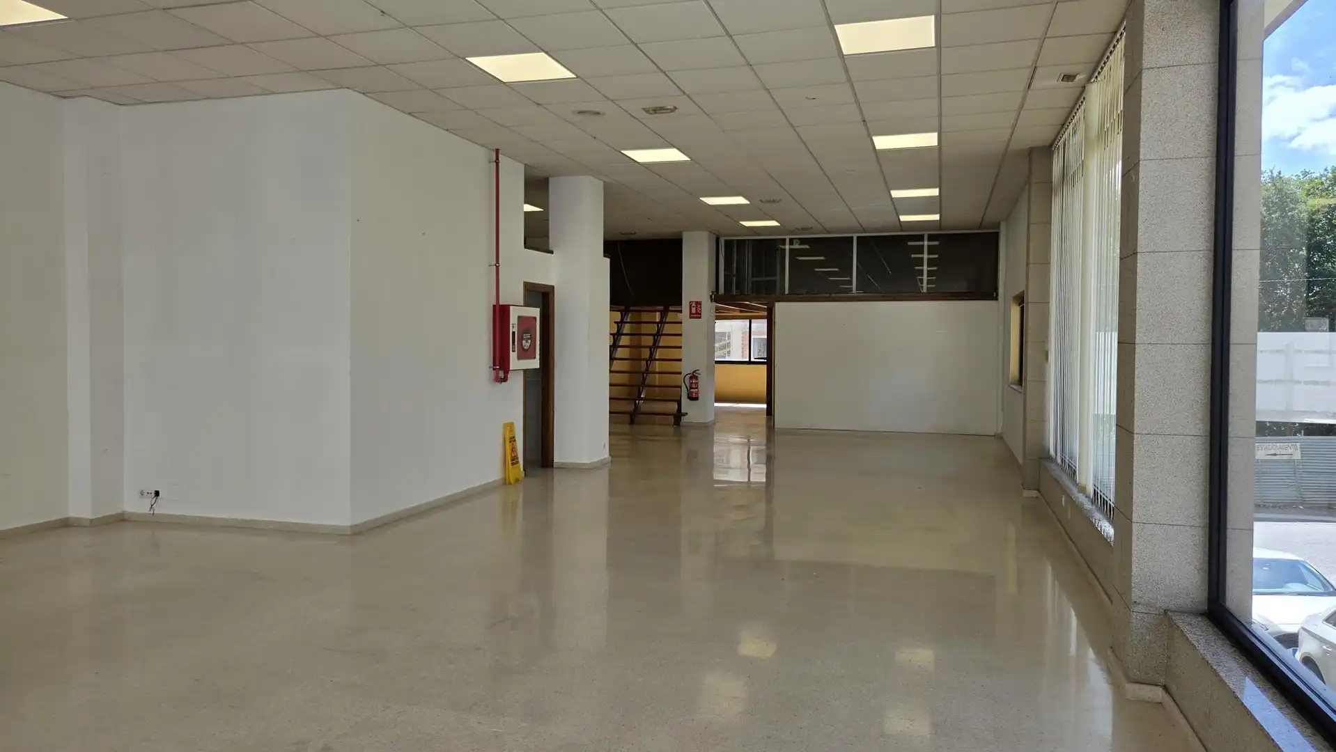 Gewerbefläche zur Miete in Avenida Santiago, Negreira, España, imagen 4