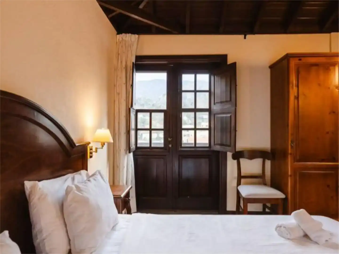 Habitación de Local en venta en Vallehermoso con Amueblado