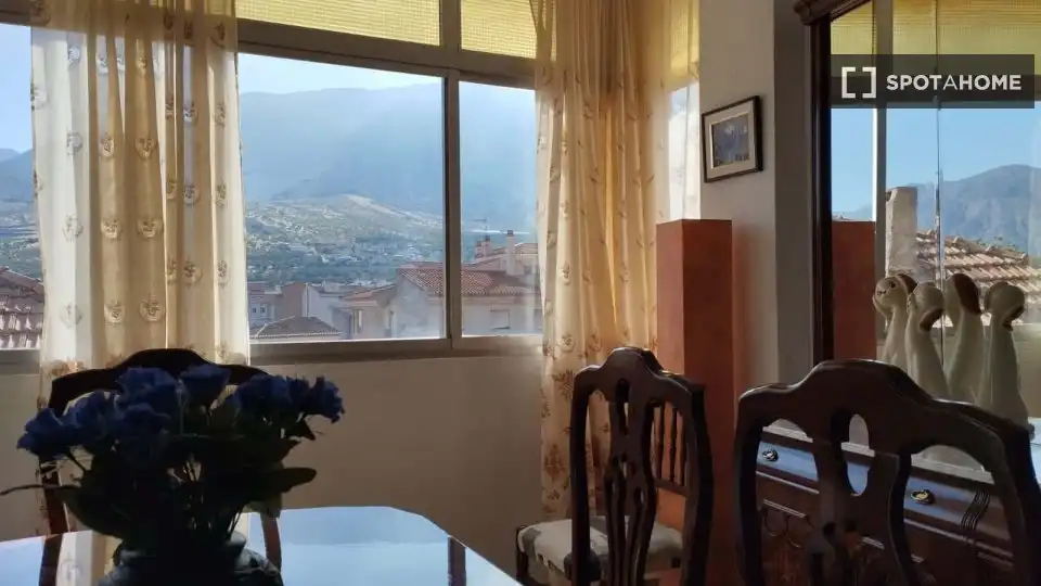 Comedor de Apartamento para compartir en Dúrcal con Aire acondicionado, Terraza y Amueblado