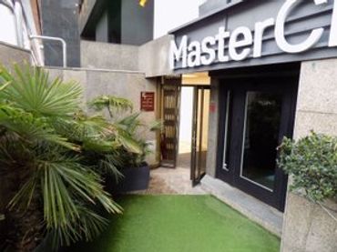 Local comercial en alquiler en Calle Velázquez 150