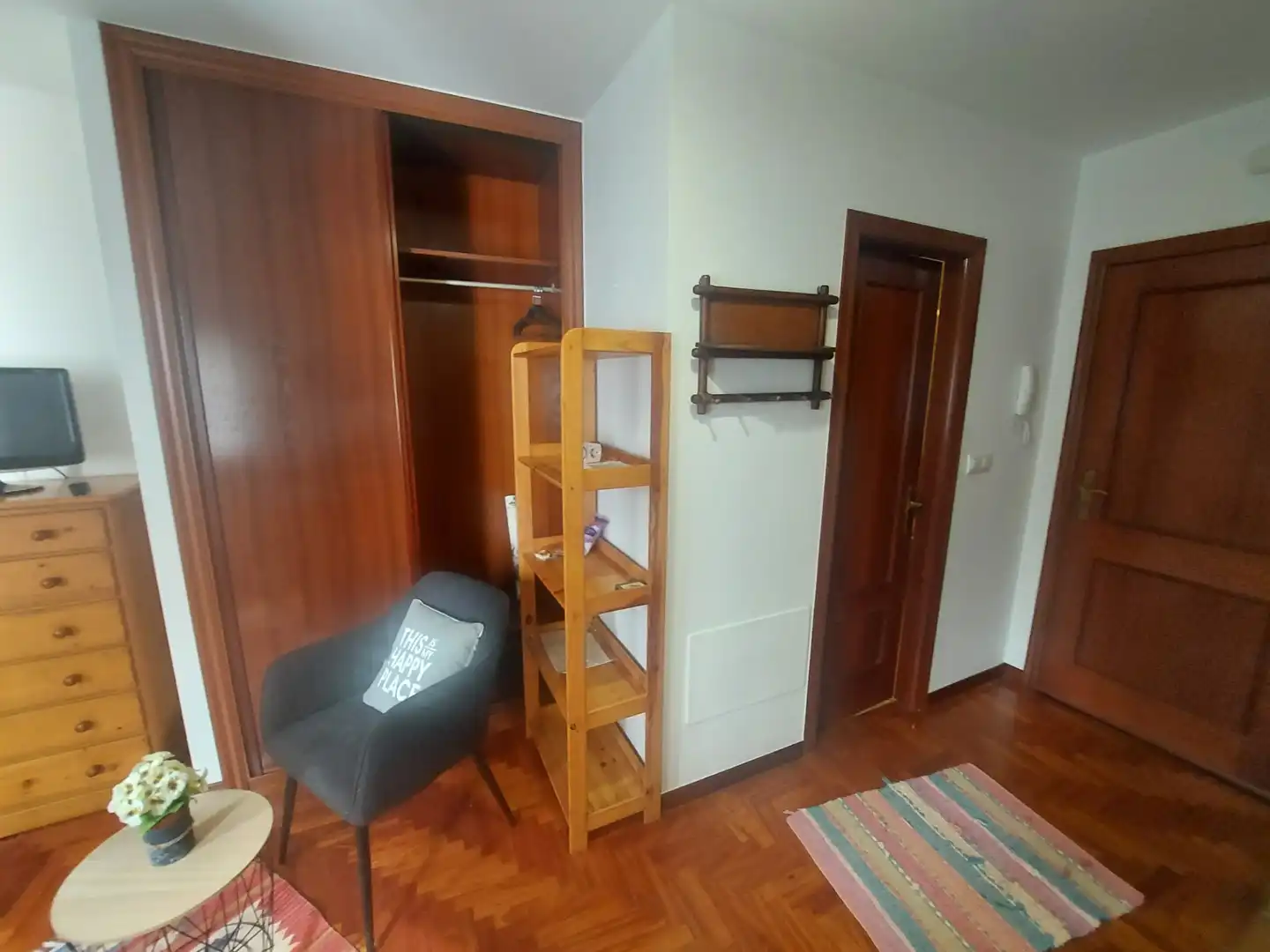 Estudi de lloguer en Vigo  amb Parquet, Moblat i Forn