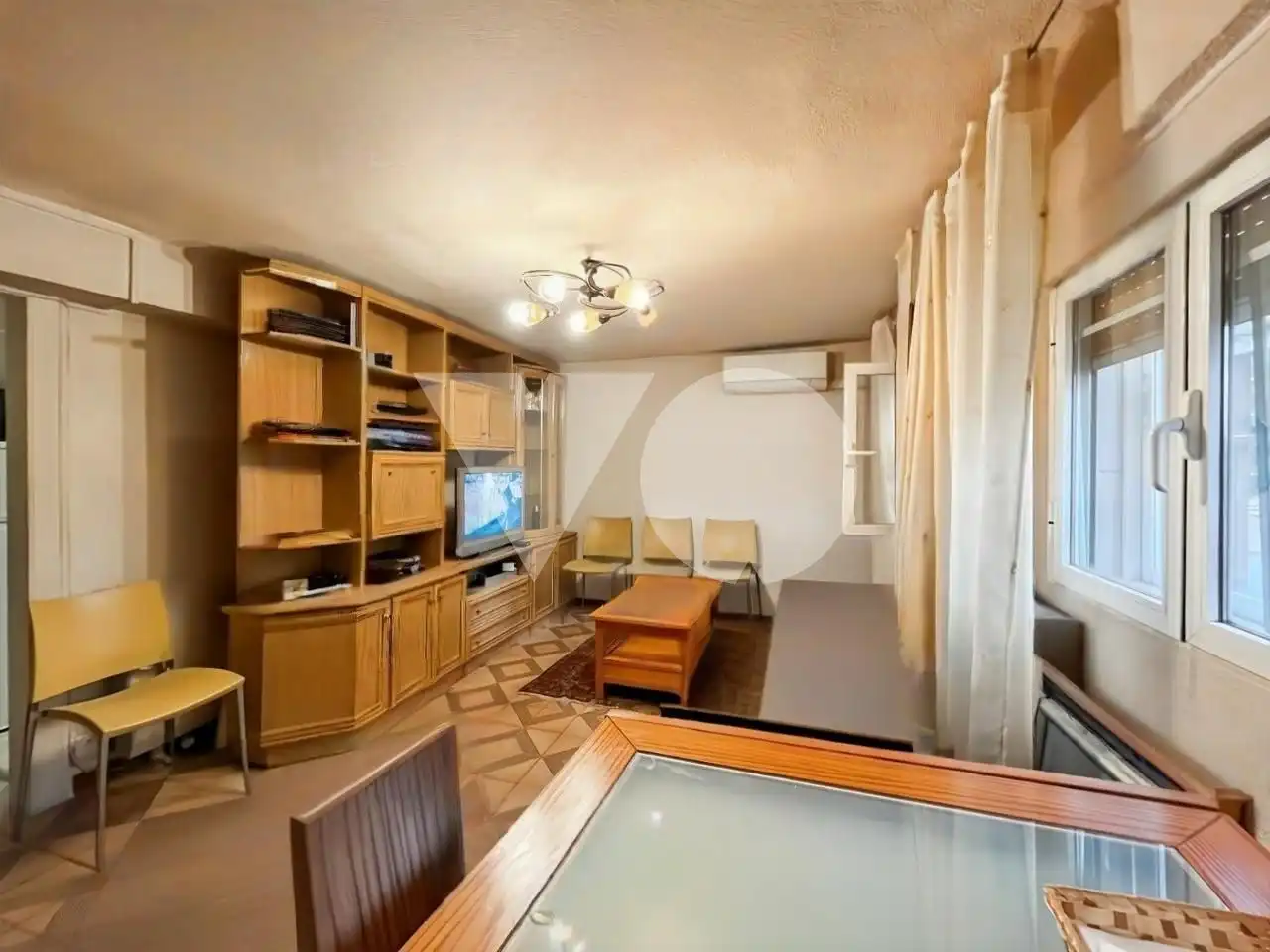 Living room of Ground floor for sale in  Madrid Capital  with Air Conditioner, Heating and Furnished