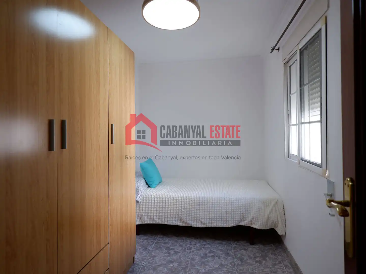 Habitación de Apartamento de alquiler en Valencia con Aire acondicionado, Amueblado y Balcón