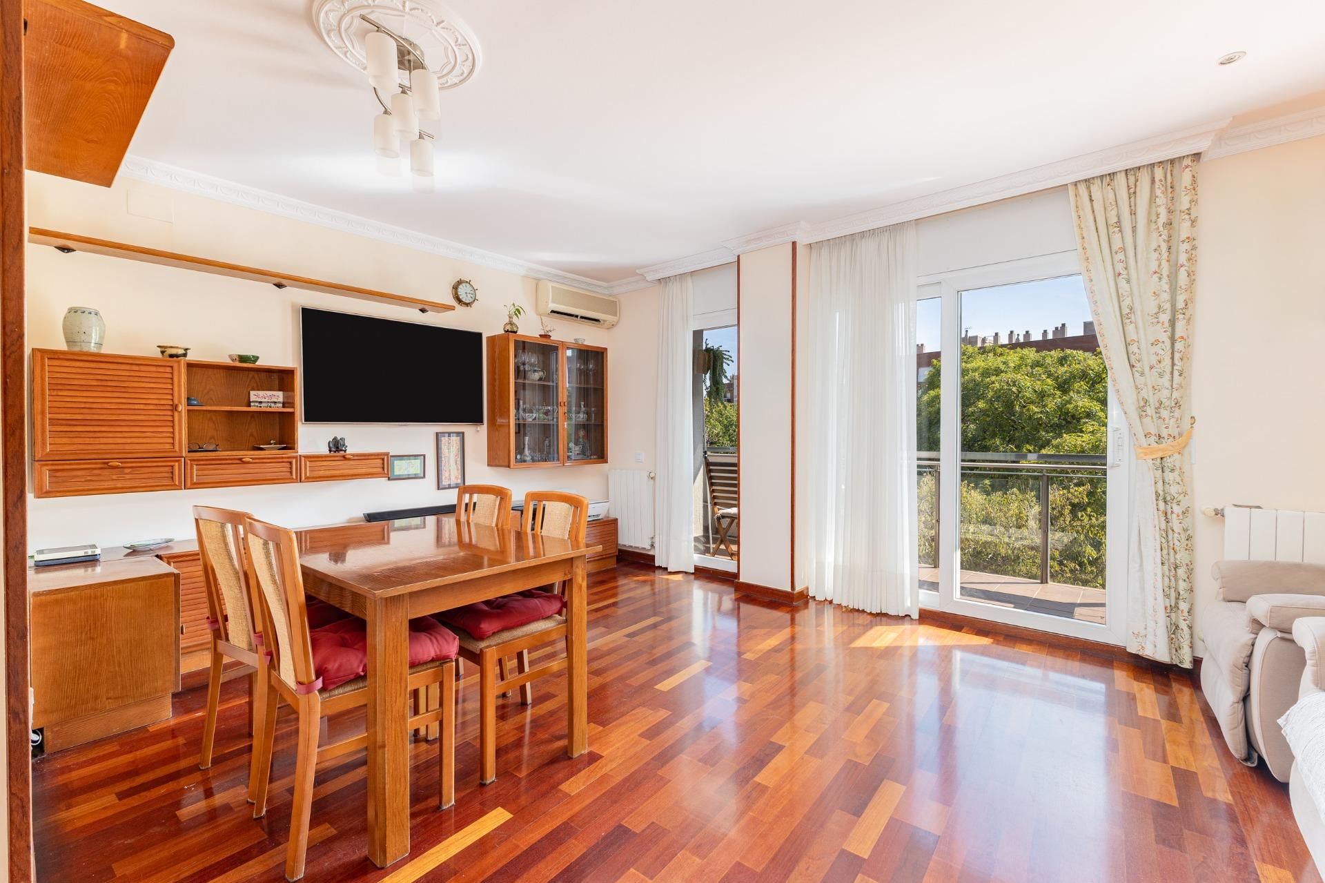Dining room of Flat for sale in  Barcelona Capital  with Air Conditioner, Heating and Terrace