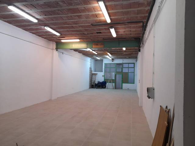 Local comercial en Alquiler en Cerdanyola Sud