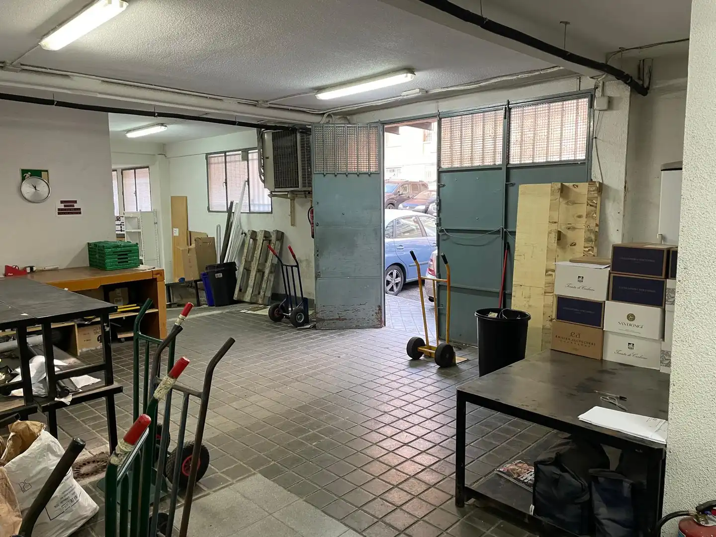 Commercial properties for sale in Madrid  with Furnished
