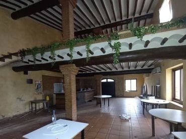 Locale commerciale in vendita a Vall d'Alba