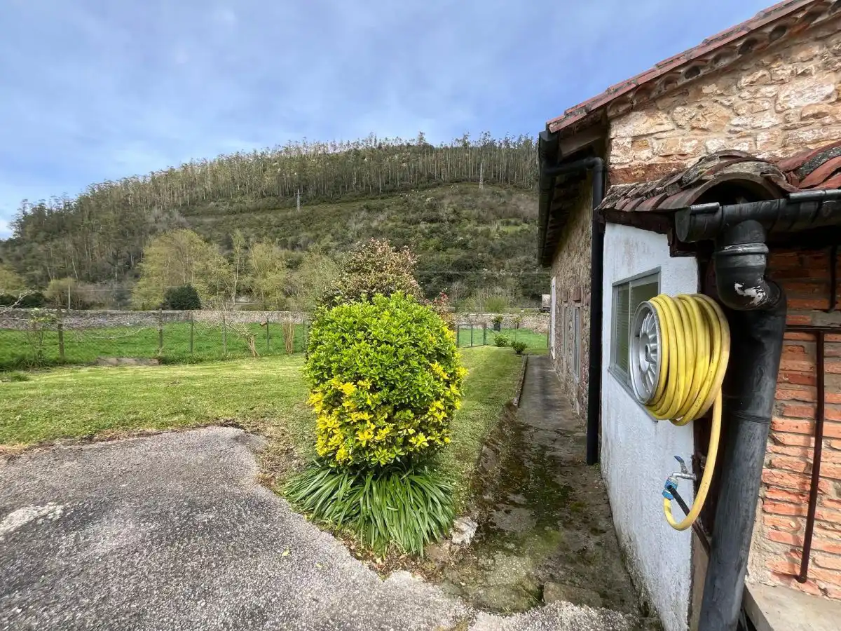 Garden of Houses for sale in Valdáliga  with Heating, Terrace and Storage room