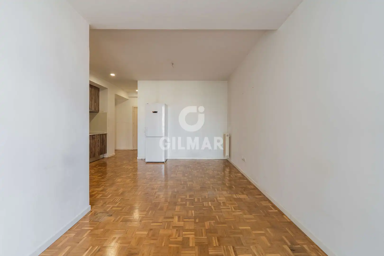 Piso en venta en Madrid con Calefacción, Piscina y Balcón