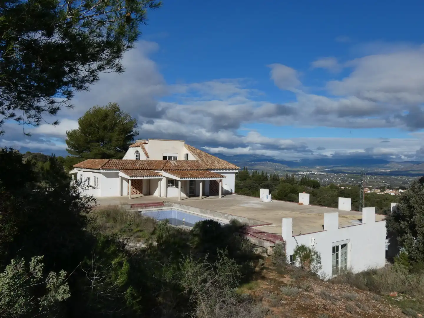 Vista exterior de Casa o xalet en venda en Alhaurín El Grande amb Jardí privat i Terrassa