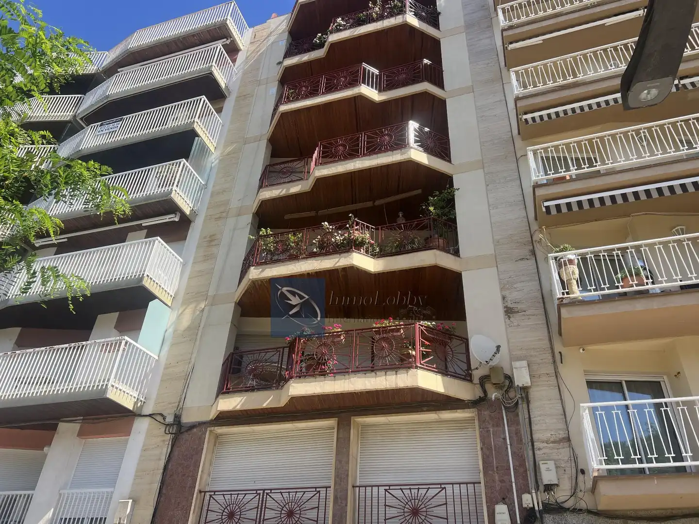 Vista exterior de Apartament en venda en Sant Feliu de Guíxols amb Aire condicionat, Calefacció i Terrassa