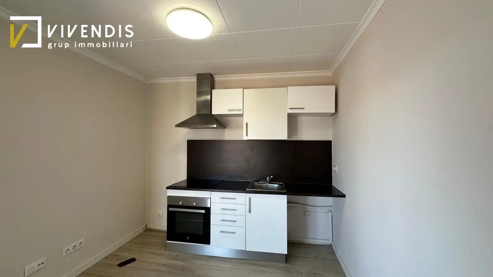 Kitchen of Attic for rent in Lleida  with Air Conditioner, Heating and Parquet flooring