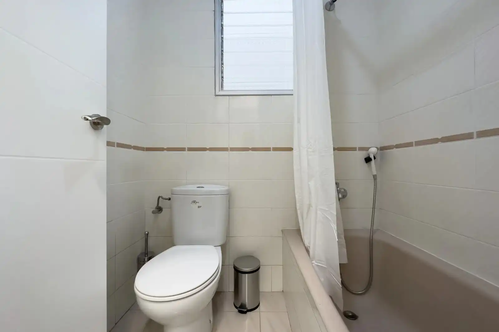 Baño de Piso para compartir en Eixample