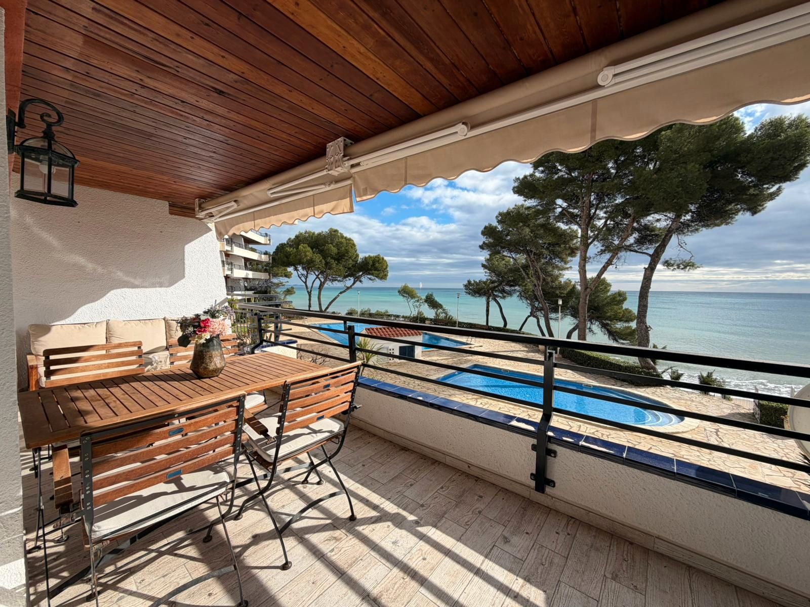 Terrassa de Apartament en venda en Mont-roig del Camp amb Parquet, Moblat i Forn