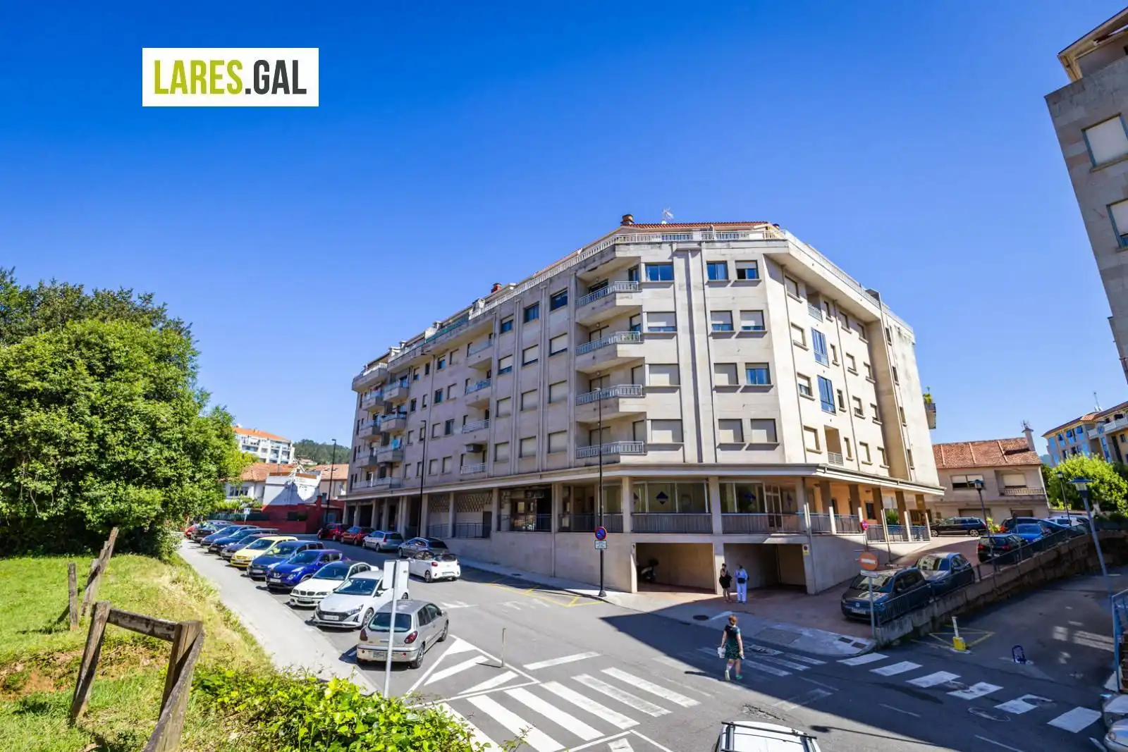 Vista exterior de Pis en venda en Cangas  amb Calefacció, Terrassa i Traster