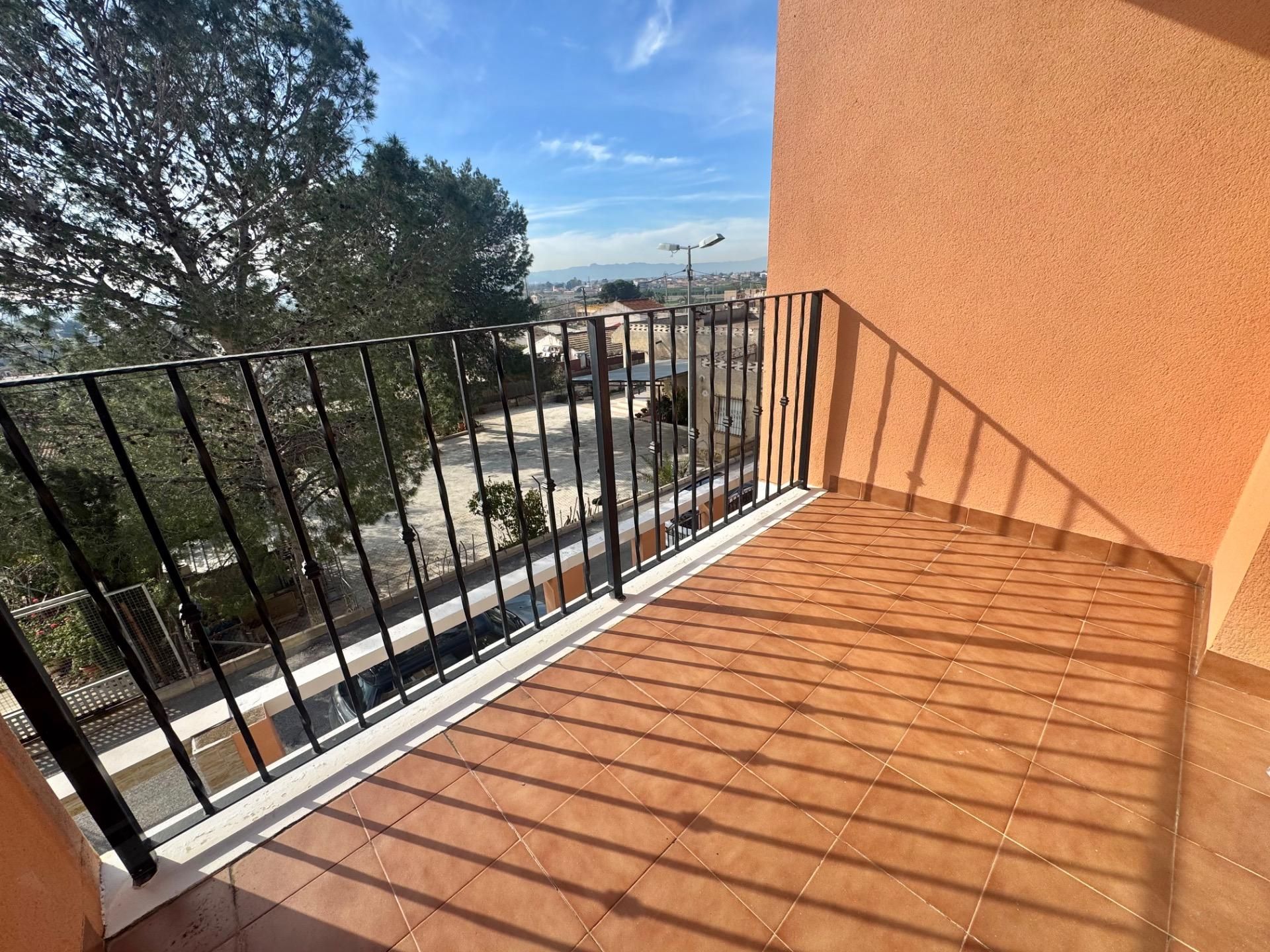 Terrasse von Einfamilien-Reihenhaus zum Verkauf in Orihuela mit Abstellraum und Balkon