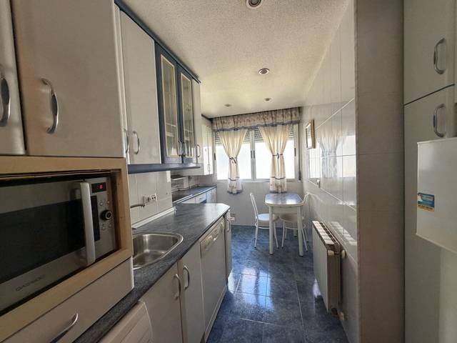 Piso en Venta en Calle ALCARRIA en Zarzaquemada