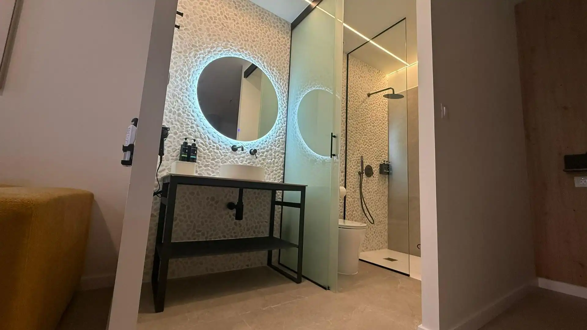 Baño de Planta baja en venta en Bormujos con Aire acondicionado y Amueblado