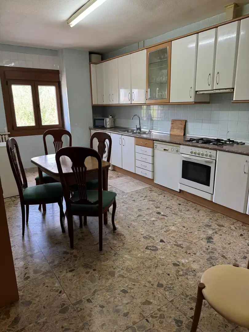 Cuina de Apartament en venda en Medina de Rioseco amb Calefacció, Traster i Moblat