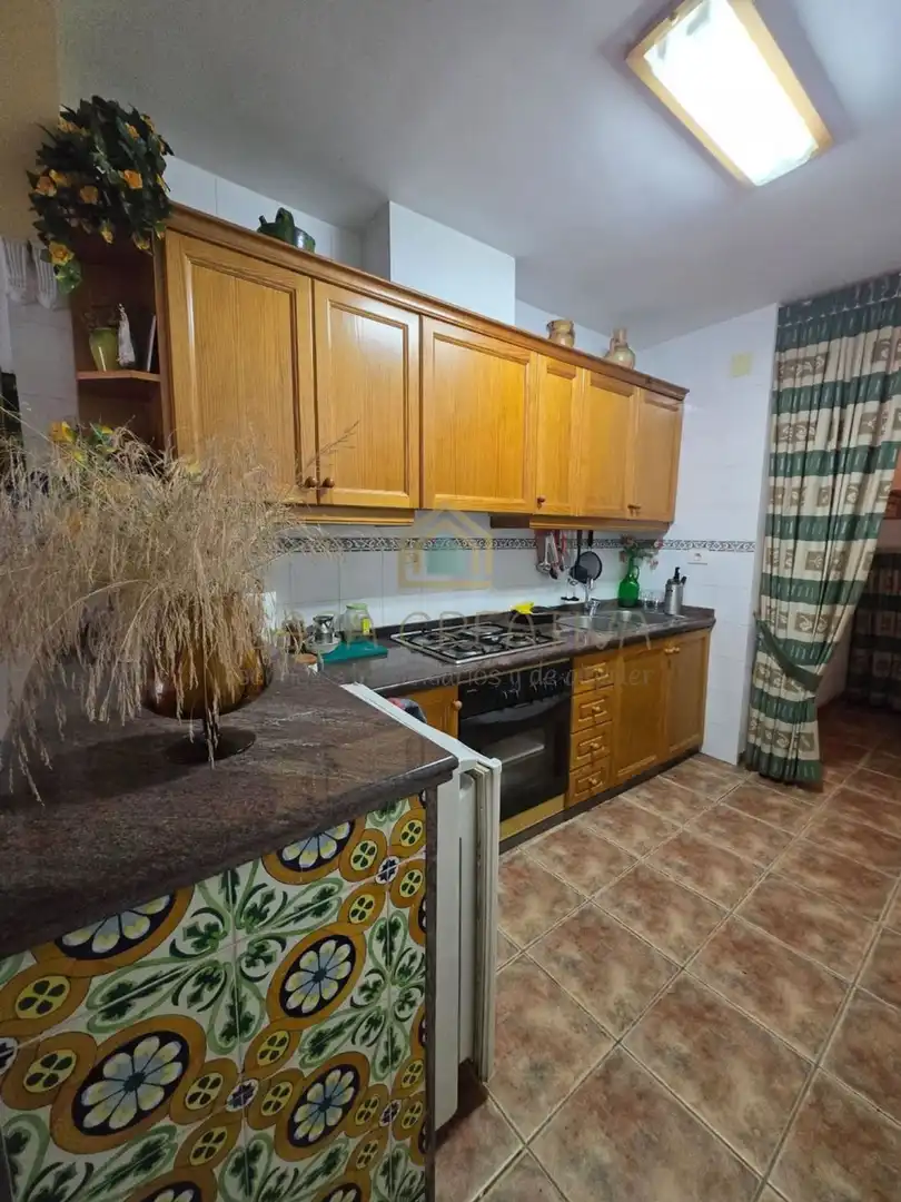 Cuina de Casa o xalet en venda en Atzeneta del Maestrat amb Aire condicionat i Terrassa