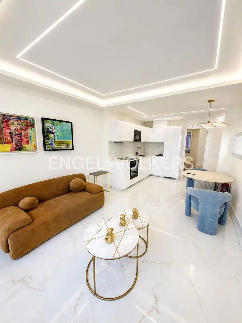 Living room of Flat for sale in Madrid  with Air Conditioner, Heating and Furnished
