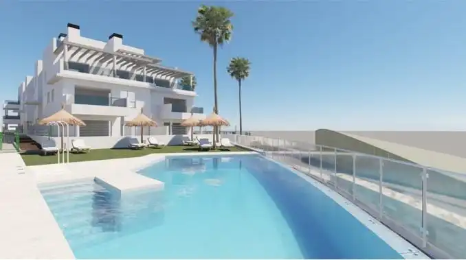 Apartament amb piscina en venda a El Faro de Calaburra - Chaparral