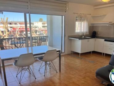 Apartamento con piscina en venta en Calle GRAN RESERVA 3 1 36 3