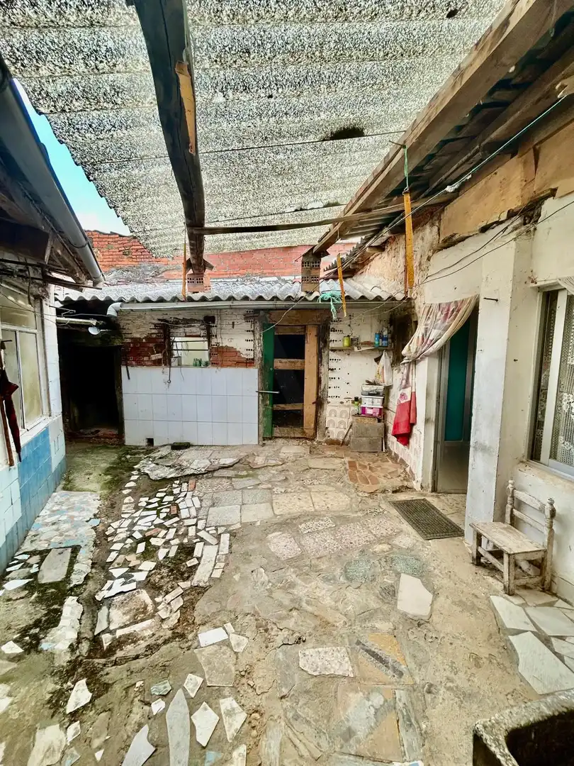 Exterior view of Country homes for sale in Roperuelos del Páramo, León