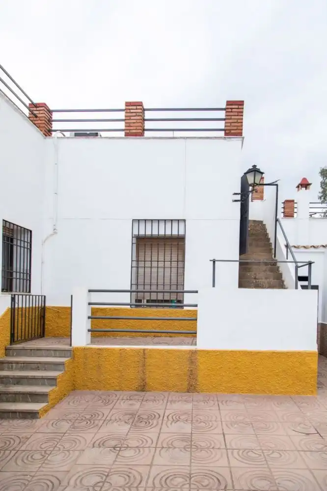 Exterior view of Houses for sale in Córdoba  with Air Conditioner, Private garden and Terrace