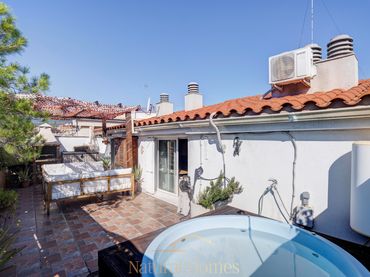 Attique avec balcon à vendre à Centre