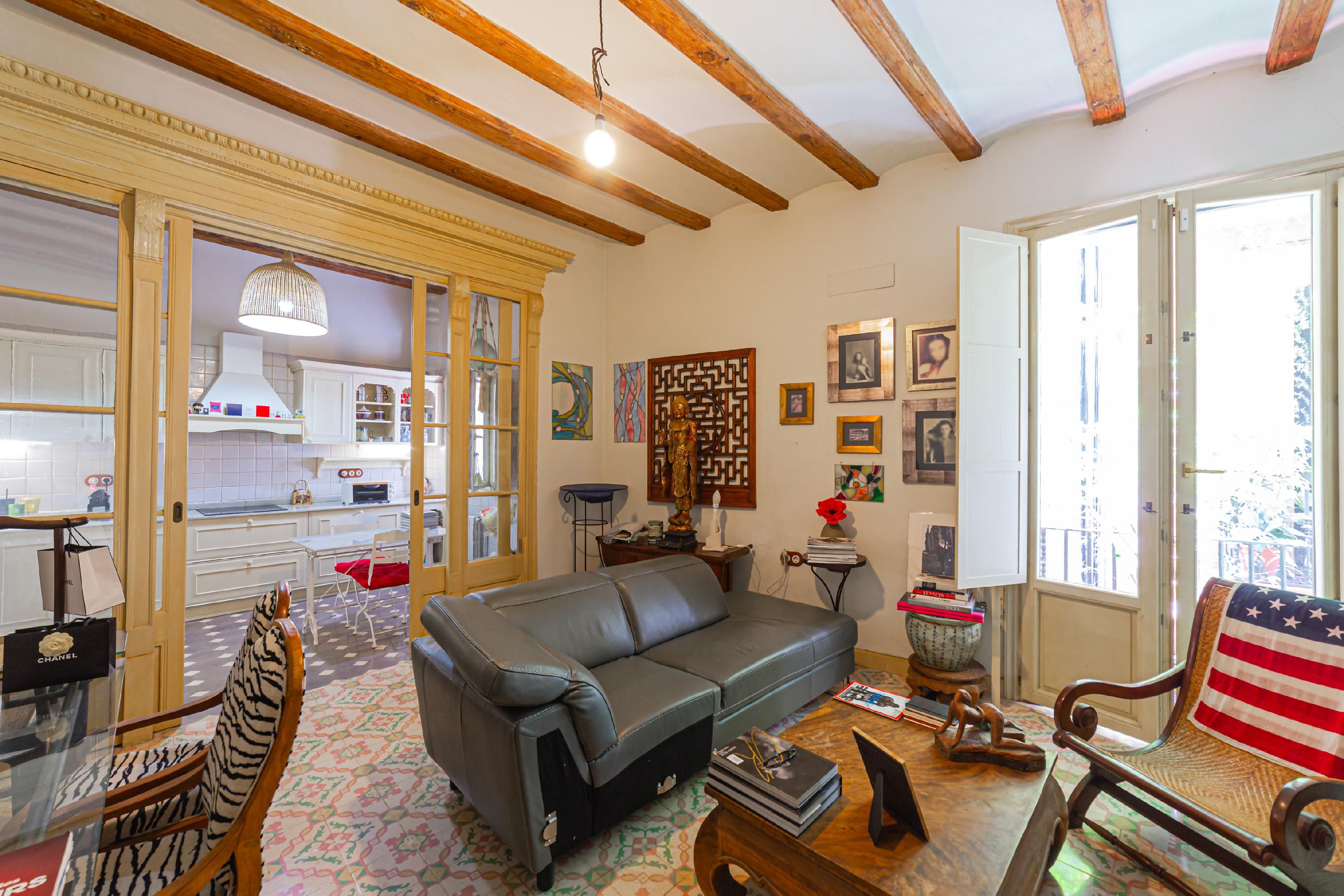 Living room of Flat for sale in  Barcelona Capital  with Air Conditioner, Heating and Balcony