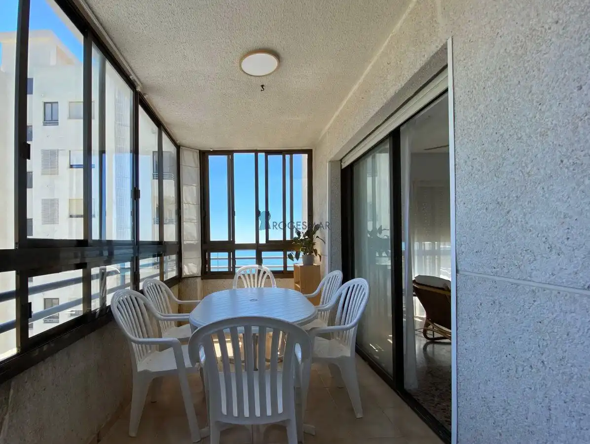 Terraza de Apartamento de alquiler en Benicasim / Benicàssim con Amueblado y Piscina comunitaria