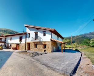 Vista exterior de Finca rústica en venda en Muxika amb Balcó