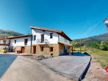 Vista exterior de Finca rústica en venda en Muxika amb Balcó