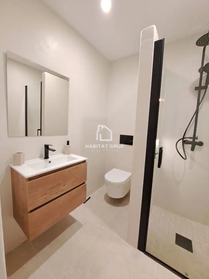 Badezimmer von Wohnung zum Verkauf in Es Mercadal mit Klimaanlage und Heizung