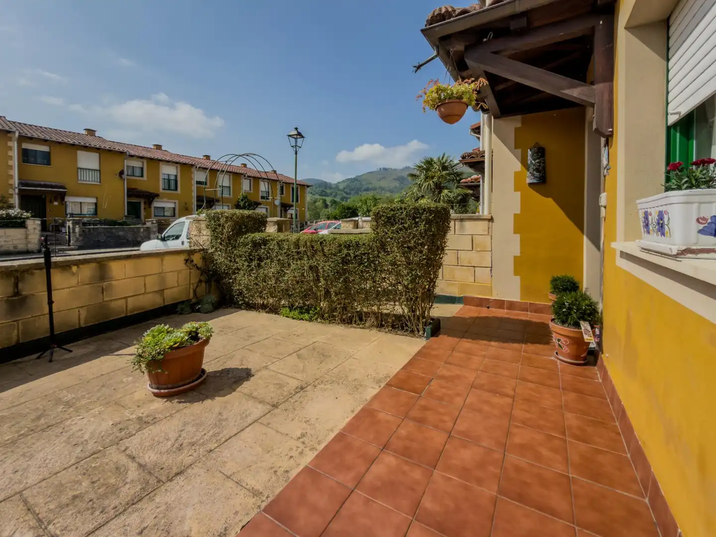 Terrassa de Casa adosada en venda en Villafufre amb Calefacció i Jardí privat
