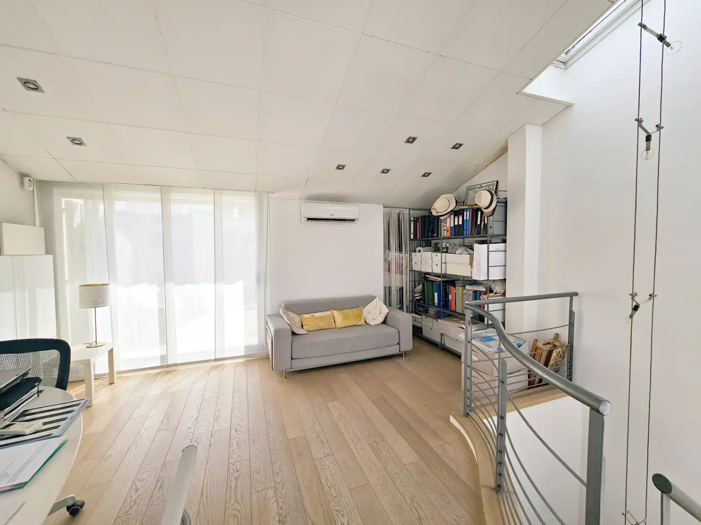 Sala de estar de Casa adosada en venta en Granollers con Aire acondicionado, Calefacción y Jardín privado