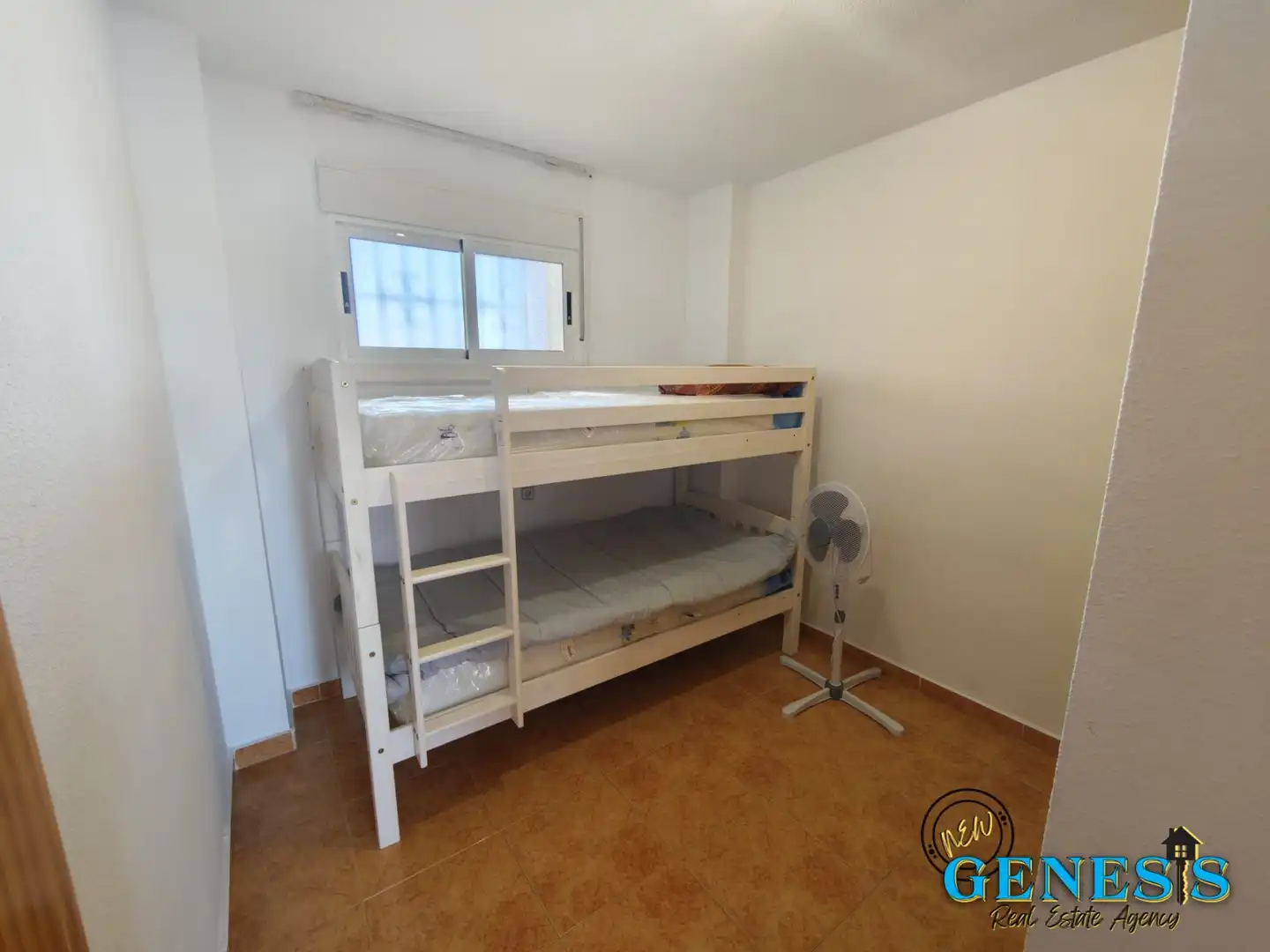 Habitación de Apartamento en venta en Torrevieja con Terraza, Amueblado y Lavadora
