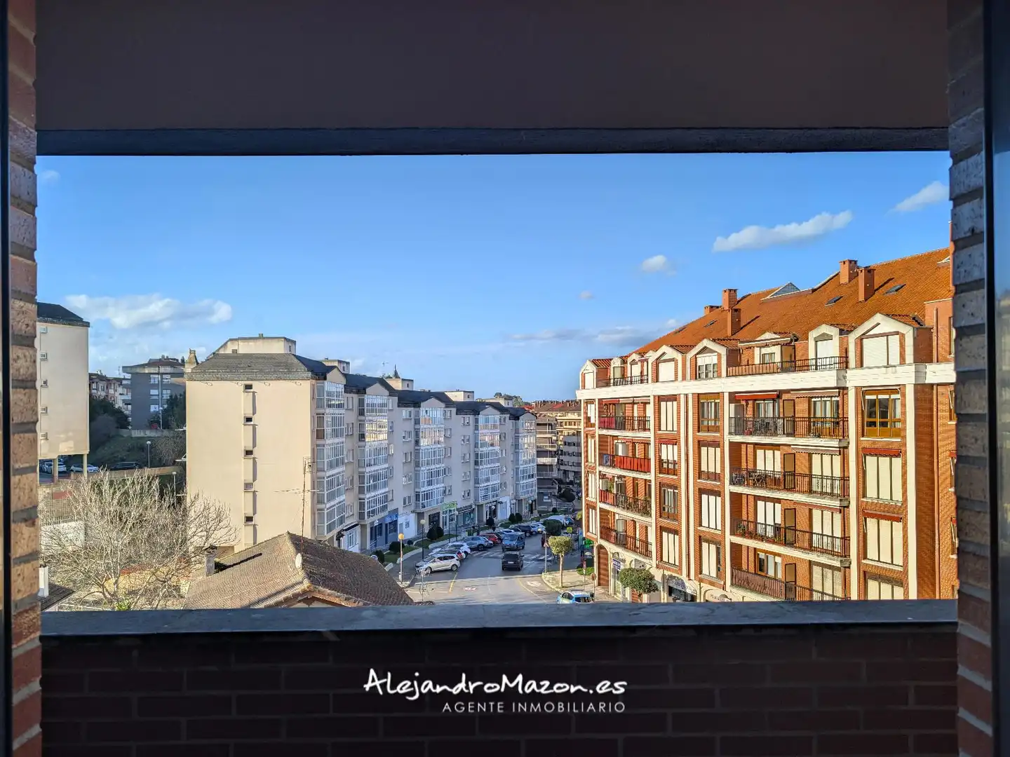 Vista exterior de Piso en venta en Castro-Urdiales con Calefacción, Parquet y Terraza
