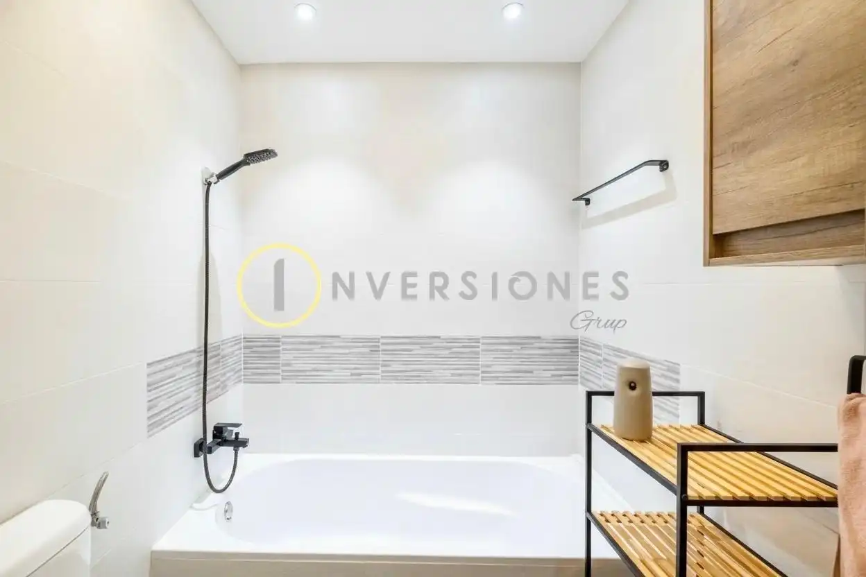 Badezimmer von Wohnung zum Verkauf in Pollença mit Klimaanlage, Terrasse und Abstellraum