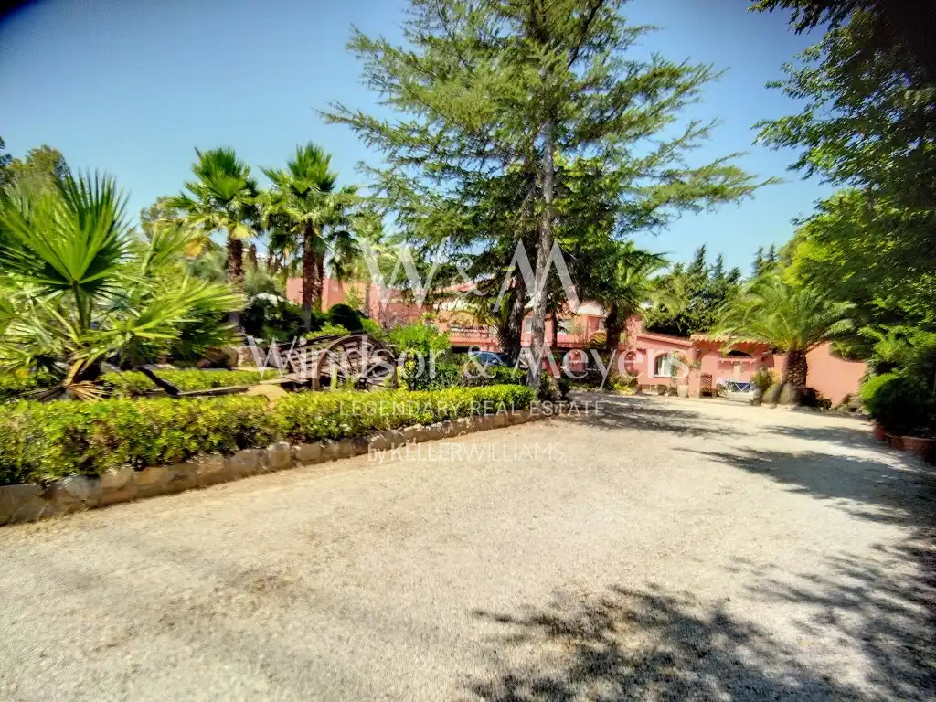 Exterior view of Country homes for sale in Vilanova d'Escornalbou