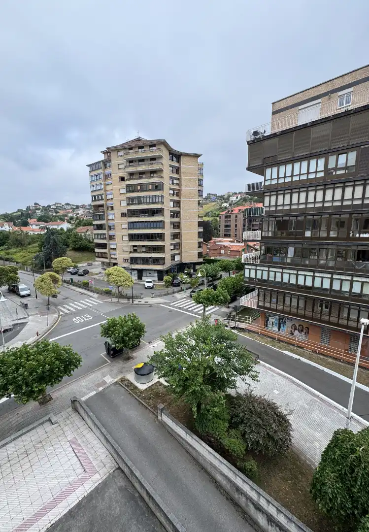 Vista exterior de Piso en venta en Castrillón con Calefacción, Parquet y Terraza