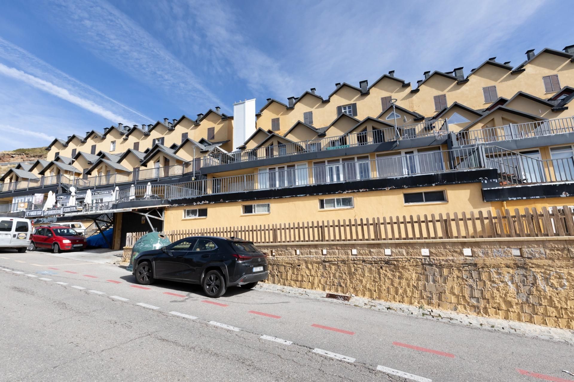 Vista exterior de Dúplex en venda en Sierra Nevada amb Parquet