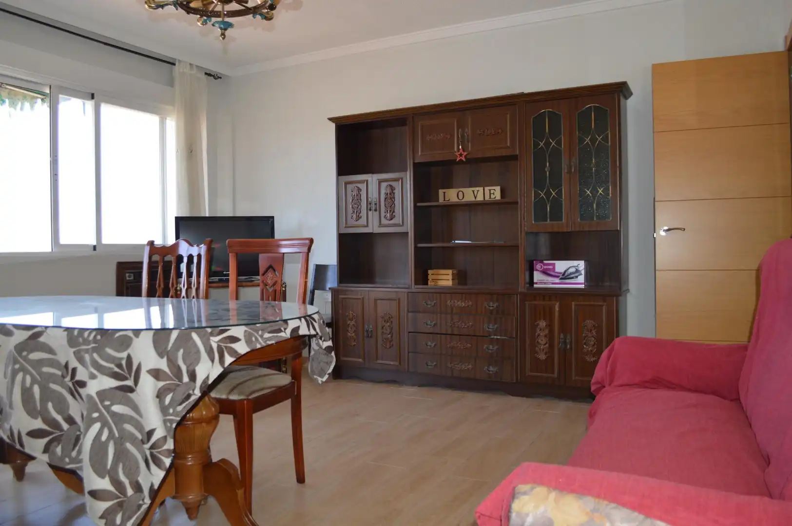 Living room of Flat for rent in Granada  with Air Conditioner, Furnished and Balcony