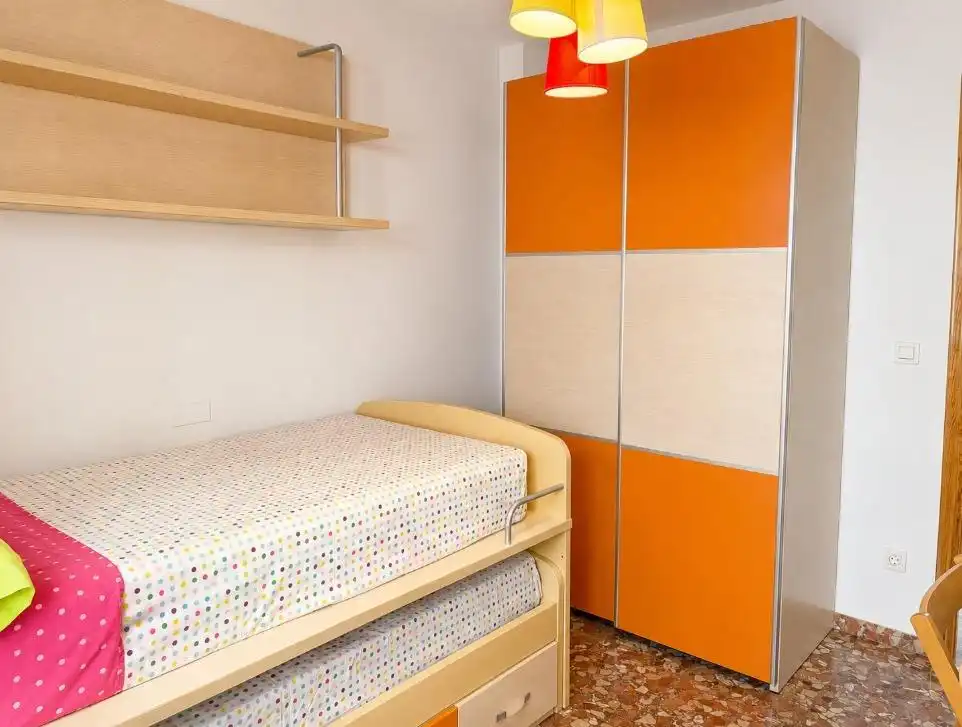 Habitación de Piso de alquiler en Oliva con Calefacción, Terraza y Amueblado