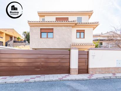 Exterior view of House or chalet for sale in  Madrid Capital  with Air Conditioner, Heating and Private garden