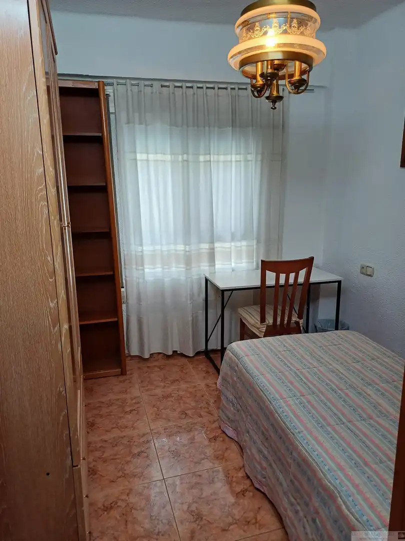 Dormitori de Pis de lloguer en Albacete amb Aire condicionat, Calefacció i Moblat