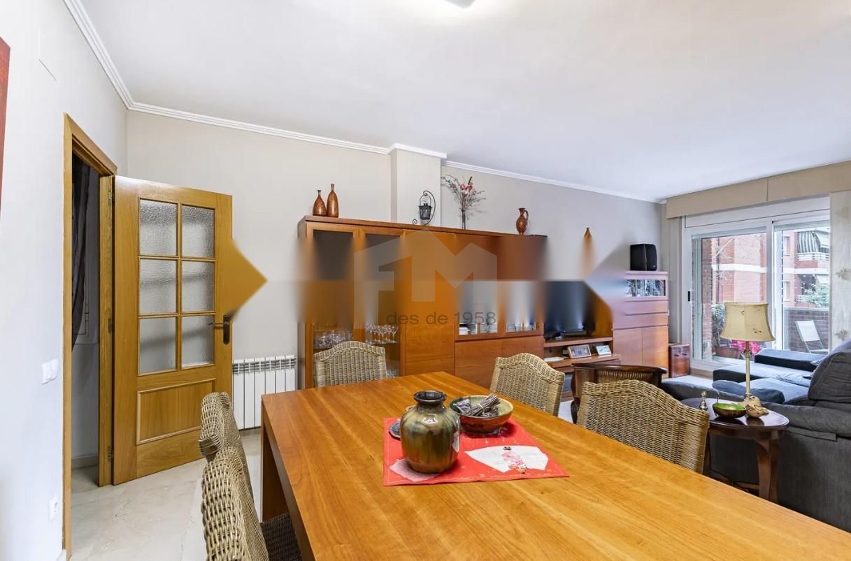 Dining room of Flat for sale in  Barcelona Capital  with Furnished and Balcony